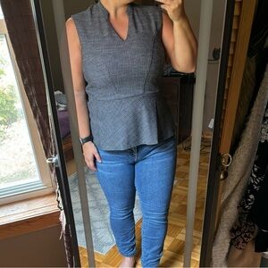 3/$30 Le Chรขteau Gray peplum sleeveless top elegant neckline size XL